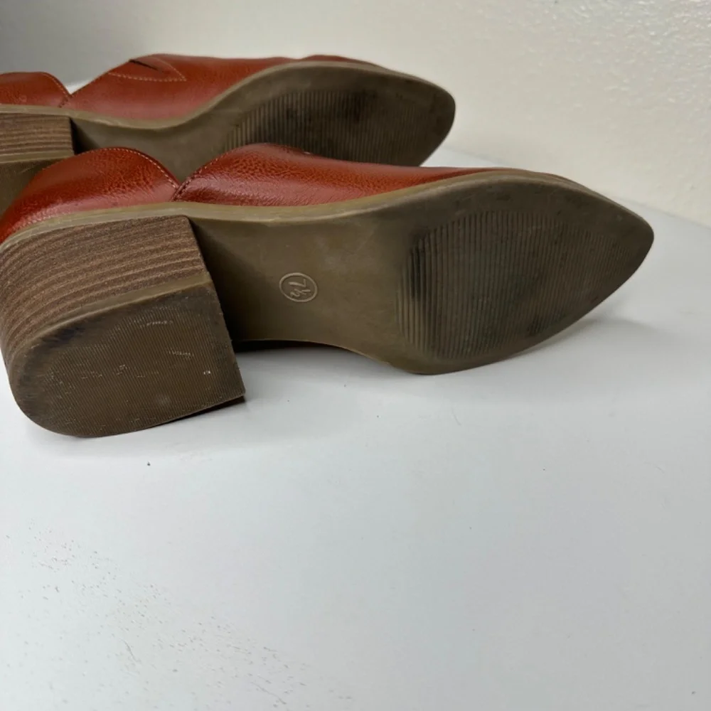 Universal Thread Women's Ankle Bootie Size 7.5 Rylie Brown‎ Slip on
